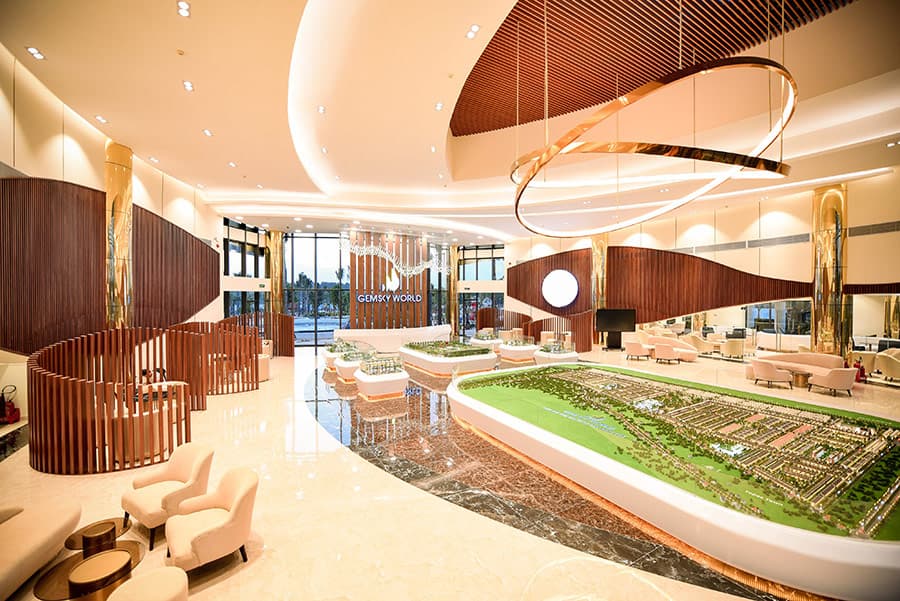 Bên trong nhà điều hành, nơi đặt 8 sa bàn dự án Gem Sky World