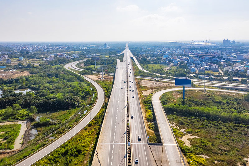 Cao tốc TP.HCM - Long Thành - Dầu Giây dài 55km, trong đó đoạn mở rộng có chiều dài 24km sẽ mở rộng từ 4 làn xe hiện tại lên 8 làn xe trong năm 2021
